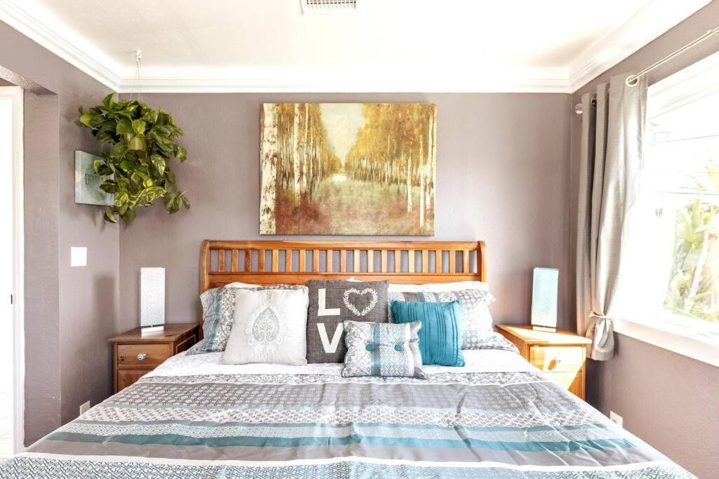 Casa de férias Nagy's Artsy For 8 With Jacuzzi & Fireplace