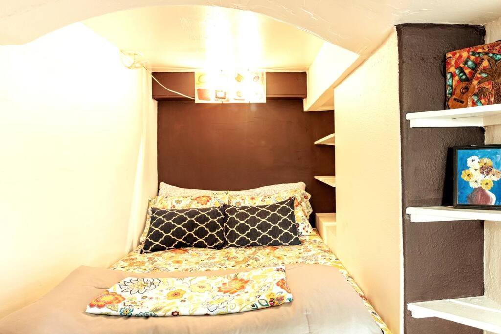 Casa de férias Nagy's Artsy For 8 With Jacuzzi & Fireplace