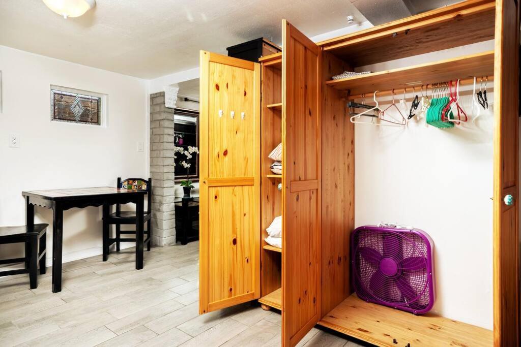 Nagy's Artsy For 8 With Jacuzzi & Fireplace Casa de férias *