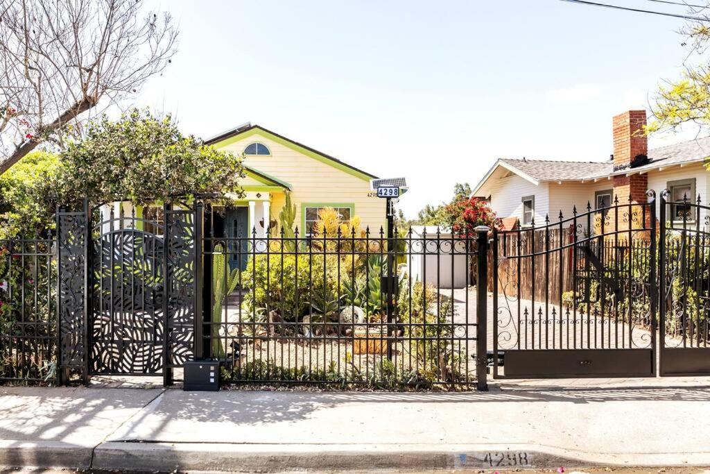 Casa de férias Nagy's Artsy For 8 With Jacuzzi & Fireplace