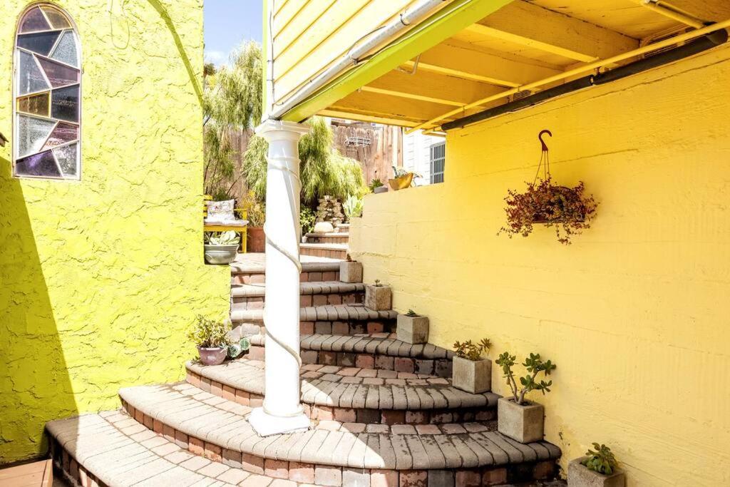 Casa de férias Nagy's Artsy For 8 With Jacuzzi & Fireplace